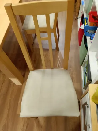 Mesa extensible 90x90 a 180x90  4 sillas con funda