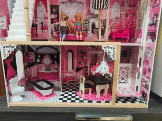 Casa de muñecas grande