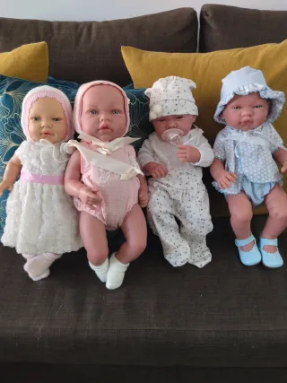 Lote de 4 muñecos bebé