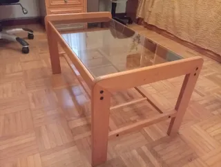 Mesa centro vintage madera y cristal, ideal salón.