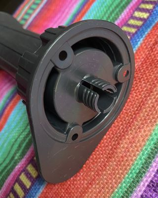 4 Patas regulables de plástico para muebles