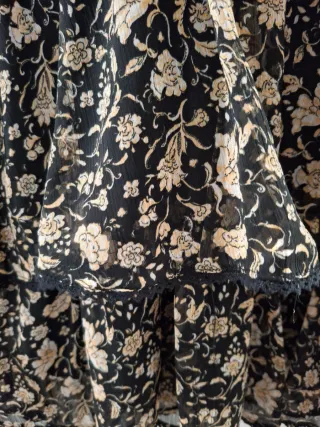 Vestido Zara floral negro y beige