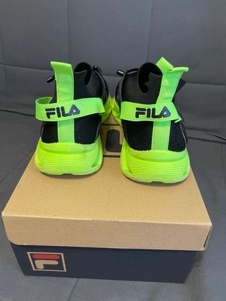 Zapatillas Fila Negras y Verdes