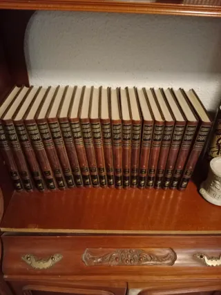 Enciclopedia diccionario la dos de la foto