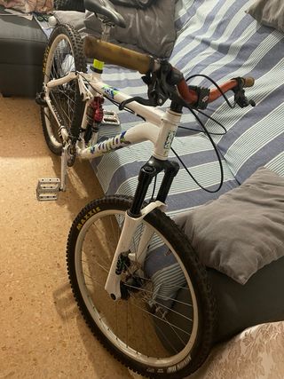 Bici Dirt Doble Suspensión kona