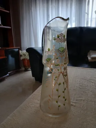 Jarra de cristal decorada
