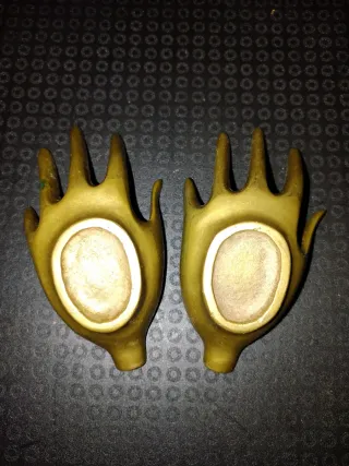 Manos de latón vintage. Cenicero/bandeja de joyas.