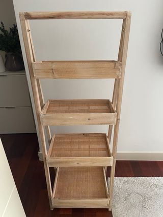 Estantería de rejilla madera y ratán