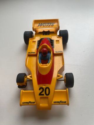 Coche Scalextric Watts Racing Amarillo