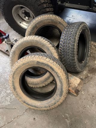 4 Neumáticos 205/70 R15