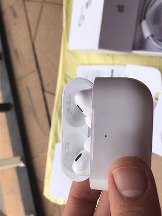 Apple AirPods 2ª Gen Blancos