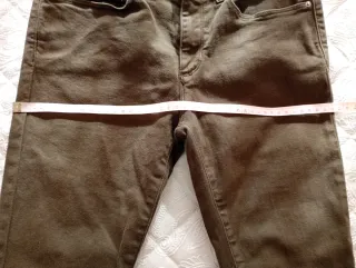 Pantalón vaquero Zara mujer verde oliva