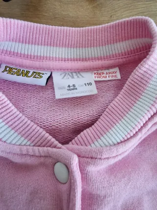 Chaqueta Zara Snoopy Rosa talla 110cm