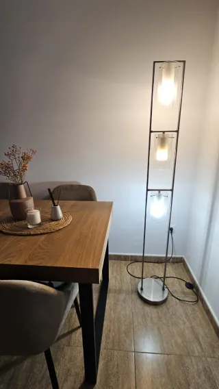 Lámpara de pie moderna