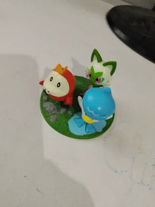 Figuras Pokémon Escarlata y Púrpura