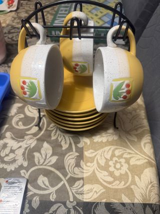Juego de café 3 tazas y platos con soporte