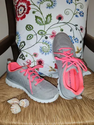 Zapatillas Skechers Grises y Rosas