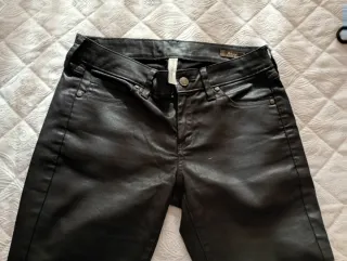 Pantalón negro Mango mujer