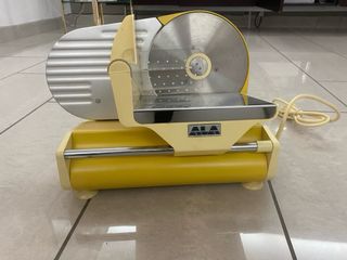 Affettatrice Vintage Gialla