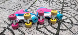 Patines de niña rosas y amarillos