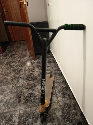 Patinete Libott Negro y Naranja