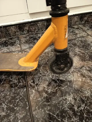 Patinete Libott Negro y Naranja