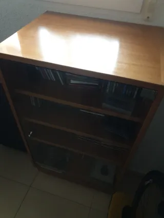 Mueble madera y cristal expositor