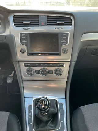 Volkswagen Golf 2017 1.6 tdi, 5 puertas.