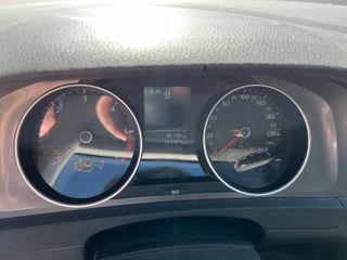 Volkswagen Golf 2017 1.6 tdi, 5 puertas.