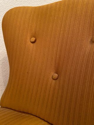 Butaca descalzadora antigua tapizada