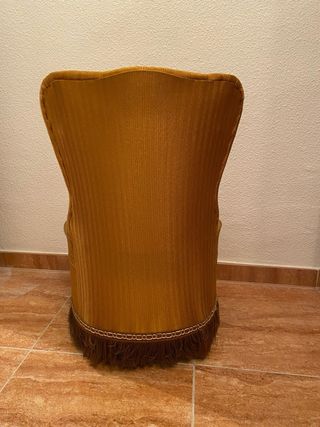Butaca descalzadora antigua tapizada