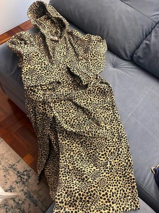 Albornoz con capucha estampado animal