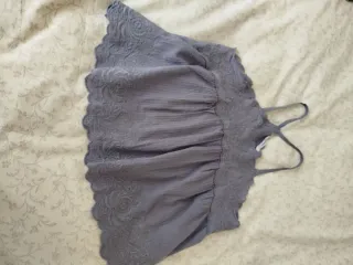 Top Noon con encaje.