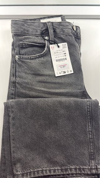 Pantalones vaqueros anchos Zara con estrellas