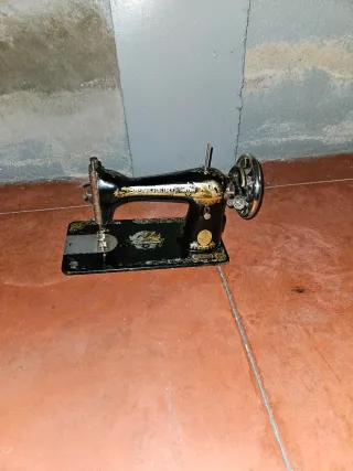 Máquina de coser Singer antigua