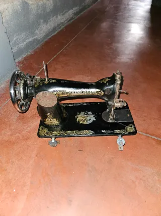 Máquina de coser Singer antigua