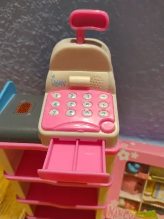 Tienda Barbie con accesorios