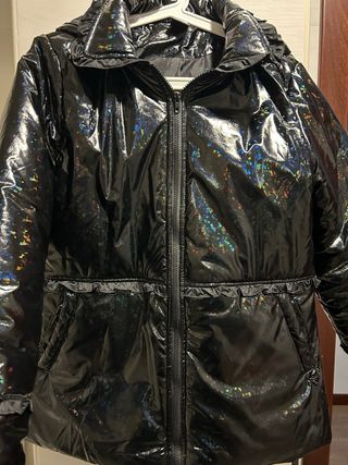 Chaqueta negra brillante efecto holográfico T. L