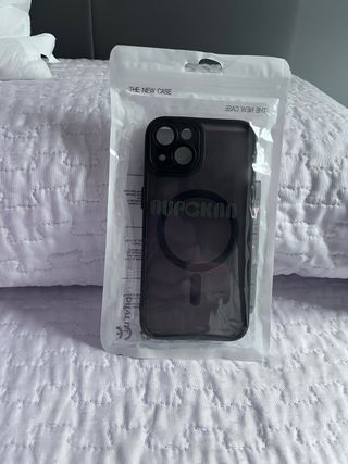 Funda MagSafe iPhone 13 color negro y a estrenar