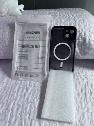 Funda MagSafe iPhone 13 color negro y a estrenar
