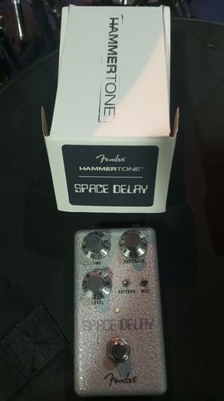 Varios pedales de guitarra