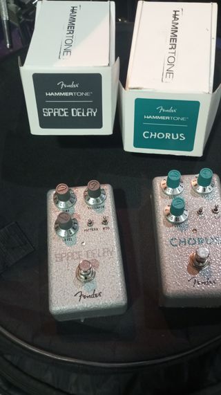 Varios pedales de guitarra