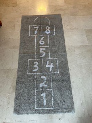 Alfombra para niños con rayuela