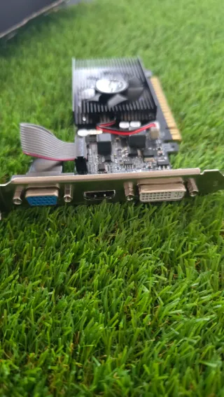 Tarjeta Gráfica GT 210 1GB DDR3