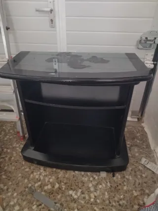Mueble TV cristal y plástico negro