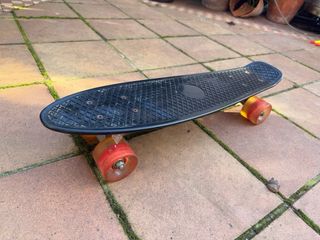 Monopatín infantil negro