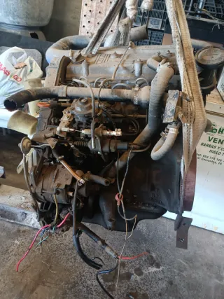 Motor Tata Safari