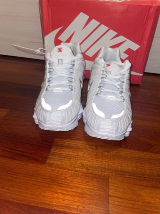 Nike Shox - Blancas/Plateadas - 43