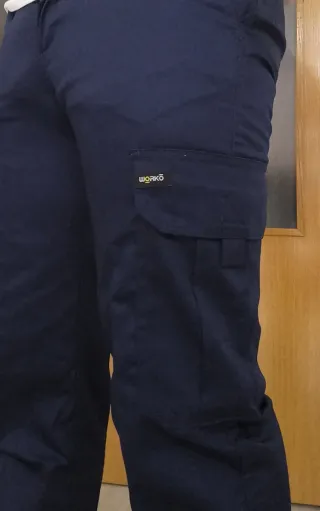 Pantalón de trabajo azul multibolsillos