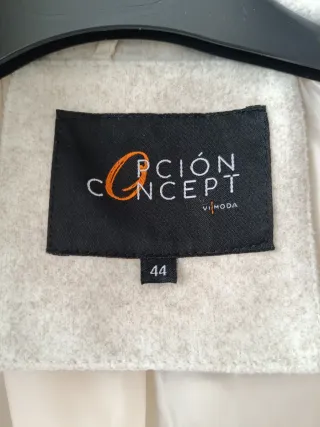 Chaquetón con capucha de Opción Concept